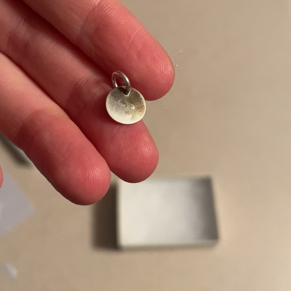 “T” necklace - Picture 3 of 3